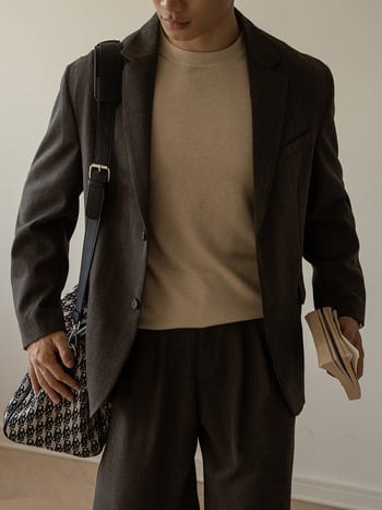 Muško sako s ravnim ovratnikom, zatvaranje na dva gumba, slim fit, anti-želje, toplina, poliester 94%, viskozna 4%, spandeks 2%, zima 2025