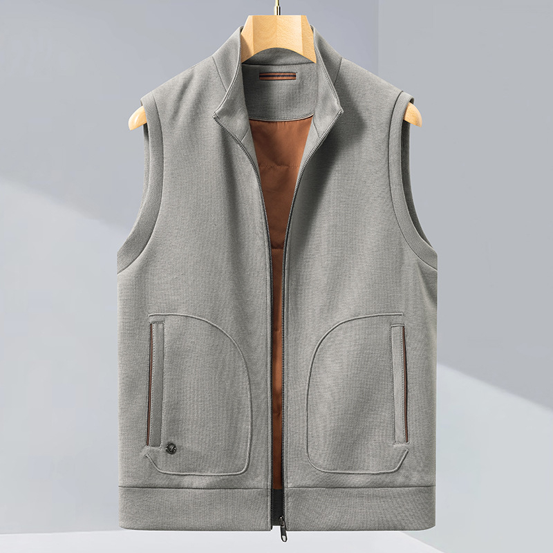 Muška pletena vesta od vune i akrila, sa stojećim ovratnikom, zatvaračem i uskim krojem