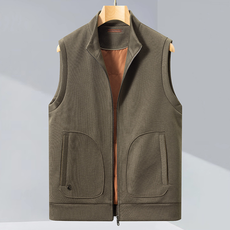 Muška pletena vesta od vune i akrila, sa stojećim ovratnikom, zatvaračem i uskim krojem