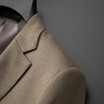 Muški odijelo bez glačanja, modalno-polyester smjesa (50% polyester), podstava poliester, slim fit, više džepova, lagani poslovni stil