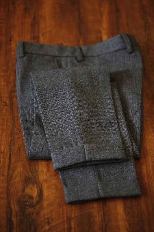 Férfi nadrágok: Slim szabás, Herringbone Corduroy, 9/10 hosszúság, felhajtott szár, téli üzleti casual