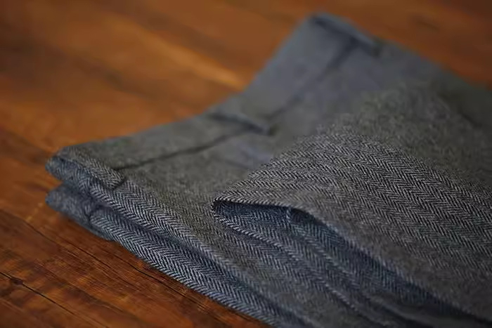 Férfi nadrágok: Slim szabás, Herringbone Corduroy, 9/10 hosszúság, felhajtott szár, téli üzleti casual