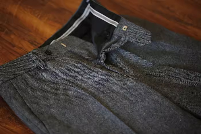 Férfi nadrágok: Slim szabás, Herringbone Corduroy, 9/10 hosszúság, felhajtott szár, téli üzleti casual