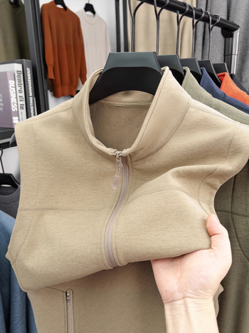 Flis vest s stojećim ovratnikom, zatvaračem, uskim krojem, poliester