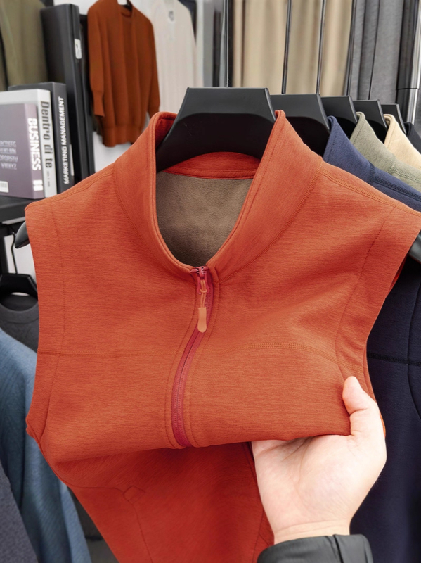 Flis vest s stojećim ovratnikom, zatvaračem, uskim krojem, poliester