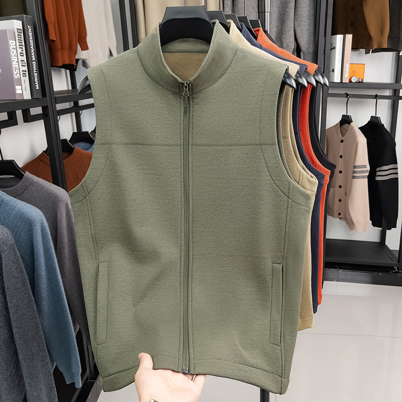 Flis vest s stojećim ovratnikom, zatvaračem, uskim krojem, poliester