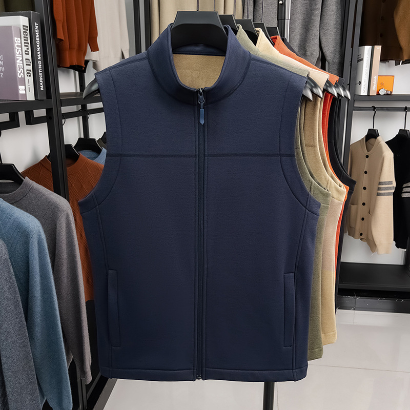 Flis vest s stojećim ovratnikom, zatvaračem, uskim krojem, poliester