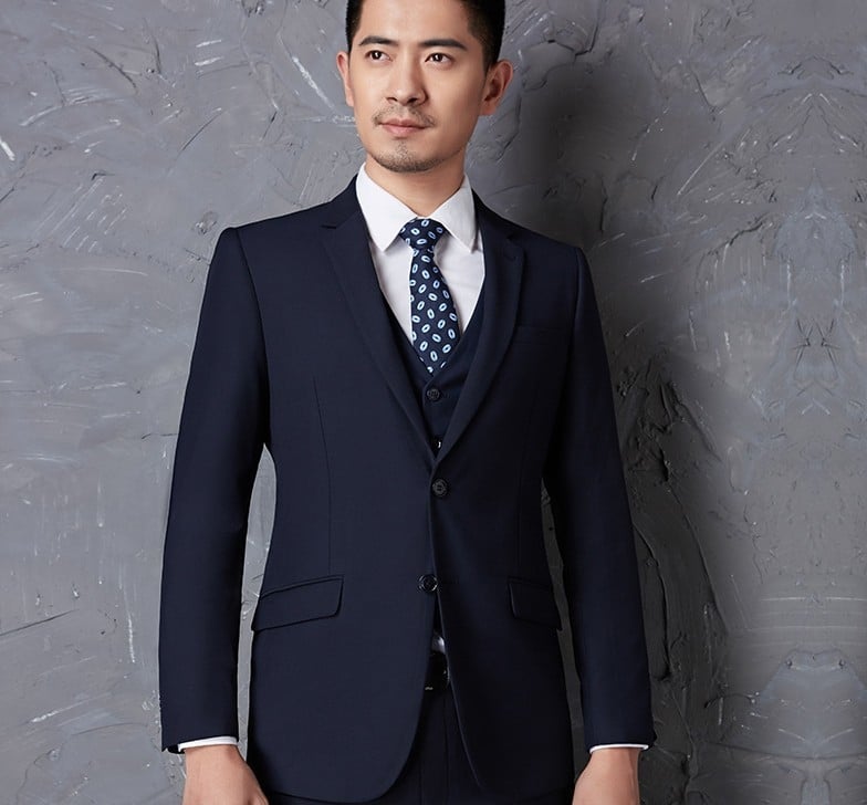 Poslovni odijelo od umjetne vune, uskim krojem, 70% poliester, dugi rukavi