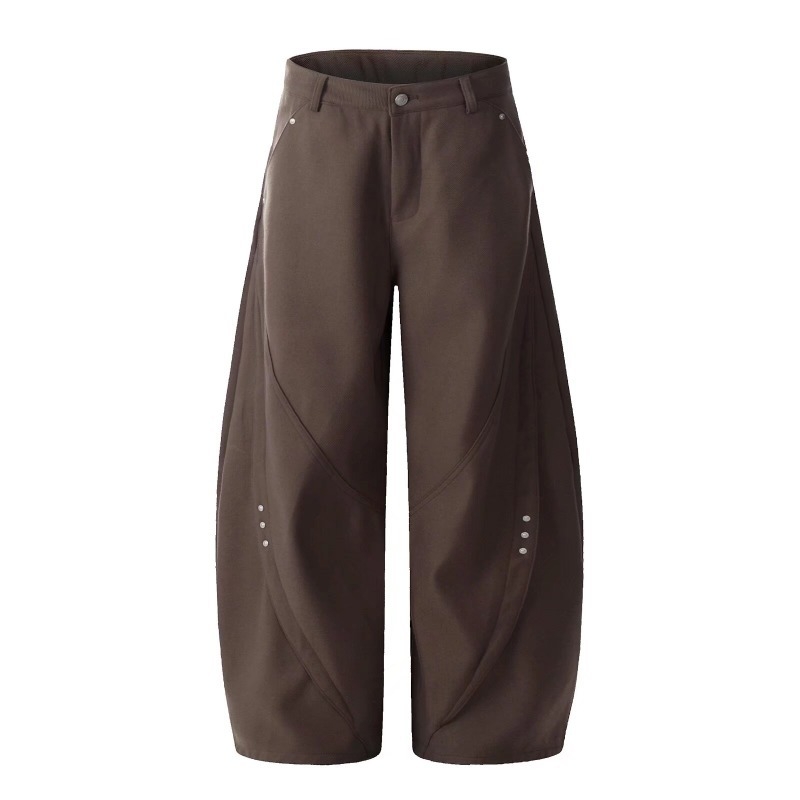 Pantalone High Street retro dizajn s dekonstrukcijskim rivet detaljima, blago šireći kroj, mikroelastični poliestar, proljeće–jesen