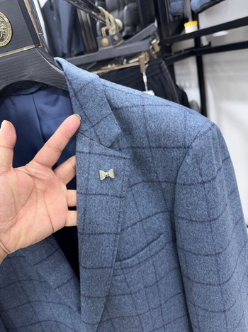 Muško sako od 100% ovčje vune, karirano, slim fit, ploski rever, dvogumb zatvaranje, jesen