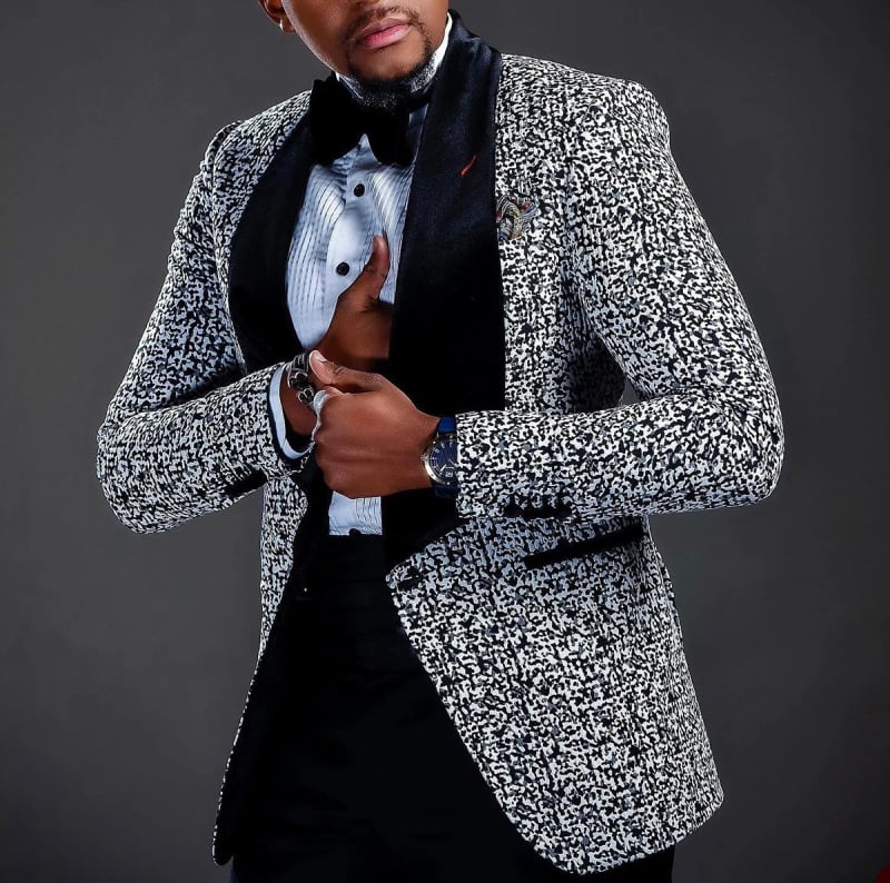 Muški dvodijelni kostim Slim-Fit, tkanina od kemijskih vlakana (50% poliester), stojeći ovratnik, zatvaranje na 1 gumb, banket/biznis stil