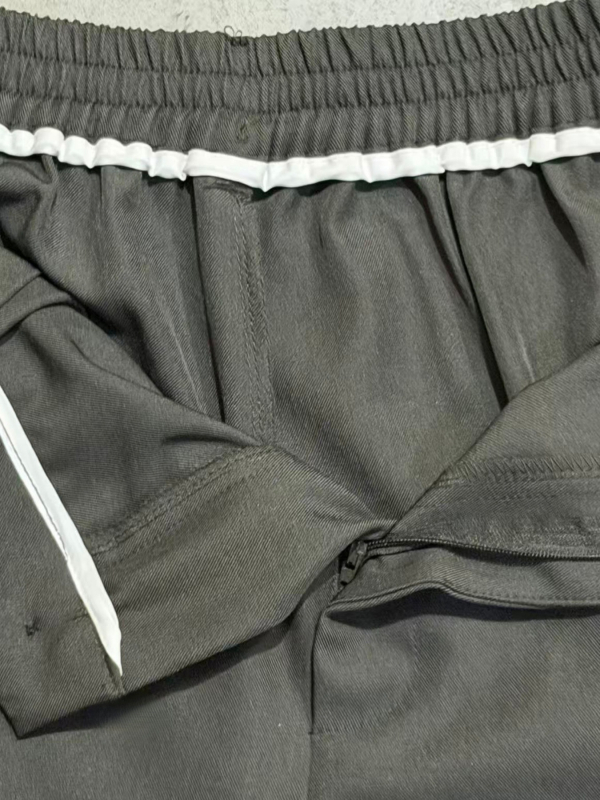 Hlače visokog struka s džepovima – plisirane, stražnji elastični pojas, ravni kroj, dugačke