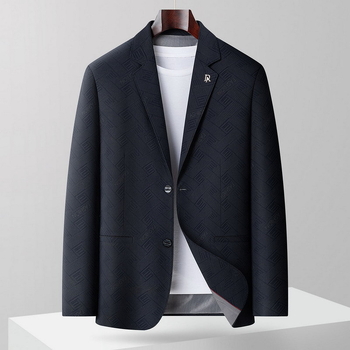 Muško casual sako, slim fit, ovratnik odjevnog stila, kopčanje s dva gumba u jednom redu, tkanina: poliesterska smjesa, podstava: poliester, džepovi patch