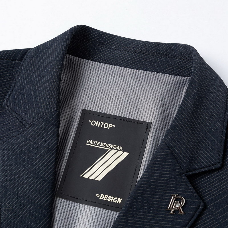 Muško casual sako, slim fit, ovratnik odjevnog stila, kopčanje s dva gumba u jednom redu, tkanina: poliesterska smjesa, podstava: poliester, džepovi patch