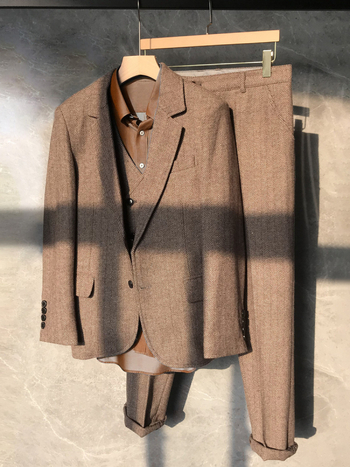 Muško sako od vune s herringbone uzorkom, slim-fit, Notch ovratnik, dva gumba, srednji stražnji otvor