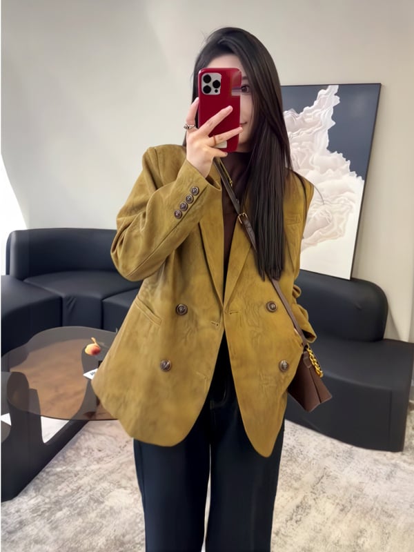 Szabad szabású blézer, kosztümös gallérral, poliészter ≥95%, hosszú ujjú, középhosszú