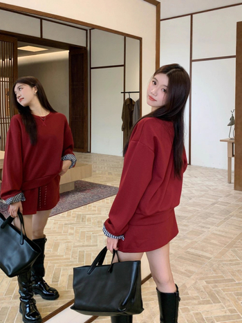 Női két részes készlet: pulóver felső és szoknya, Miu-stílus, mindennapi luxus kosztüm, poliészter keverék ≥95%, kolázs részletek, hosszú ujjak, leengedett váll