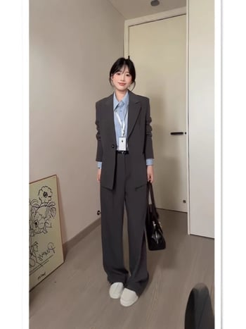 Női karcsú öltöny szett (zakó és nadrág), poliészter, polo gallér, hercegnő ujj, Tavasz 2025