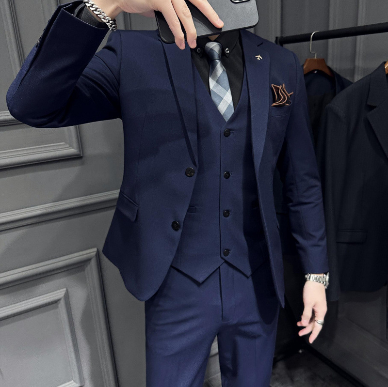 Kordurojni trodijelni odijelo – Slim fit, glavni materijal: viskoza, Gumbi u jednom redu: dva, Ploski ovratnik, Stražnji srednji šav