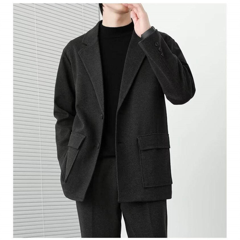 Slim-fit muški blejzer s podignutim ramenima, jednim gumbom, ovratnik turn-down, korejskog stila, casual proljetni blejzer 2026