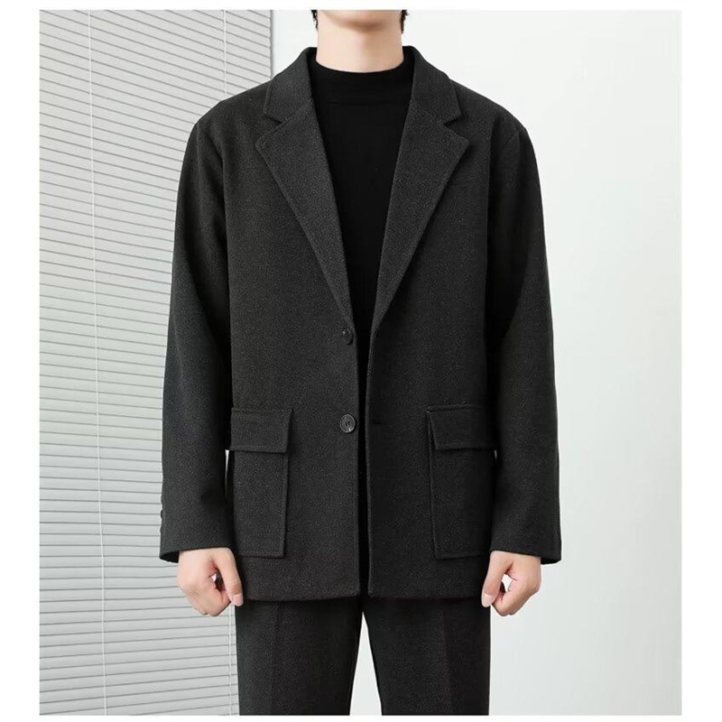 Slim-fit muški blejzer s podignutim ramenima, jednim gumbom, ovratnik turn-down, korejskog stila, casual proljetni blejzer 2026