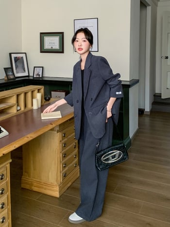 Női két darabból álló öltöny készlet, kettős gombolású zakó, zakó gallér, poliészter anyag, laza szabású, egyenes szárú nadrág