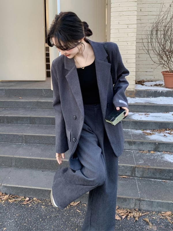 Női két darabból álló öltöny készlet, kettős gombolású zakó, zakó gallér, poliészter anyag, laza szabású, egyenes szárú nadrág