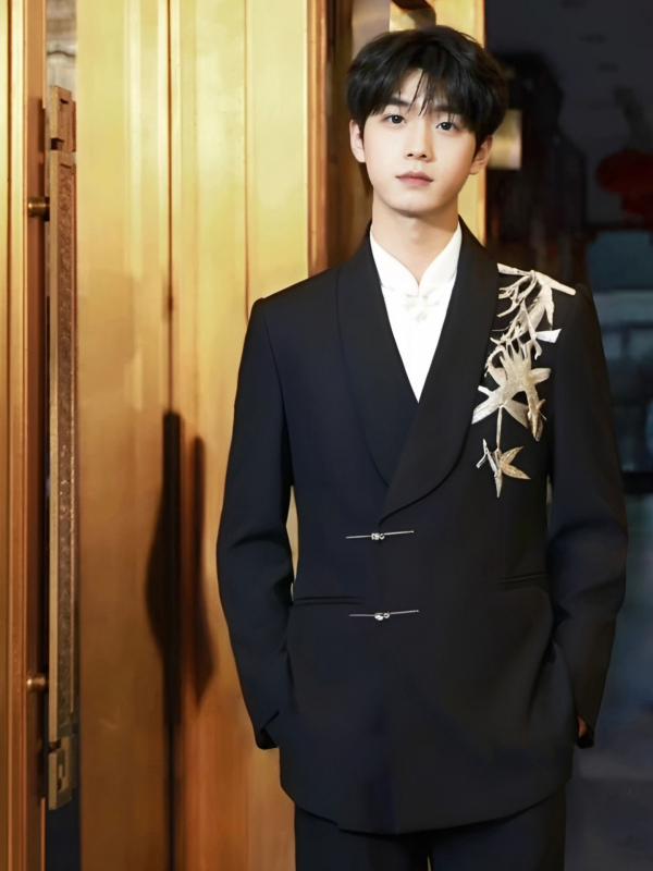 Costum bărbătesc Zhongshan, stil Chinezesc, croială Slim Fit, guler shawl, închidere cu două nasturi, model floral cu flocking, pentru toate anotimpurile