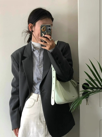 Ženski blejzer - labav kroj, polo ovratnik, dugi rukavi, jedno dugme, poliestersko-spandex smjesa