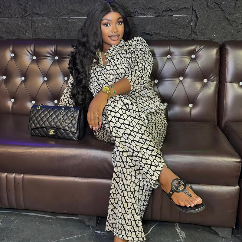 Set od dva komada: košulja s dugim rukavima i široke hlače, poliester, gradski stil, proljeće 2025