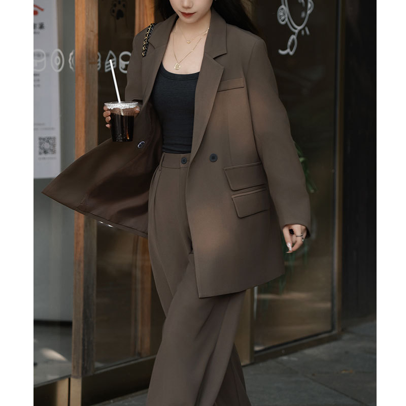 Női nyári blézer és széles lábú nadrág szett – poliészter, dupla patent, közepes hosszúságú zakó, lazább szabás