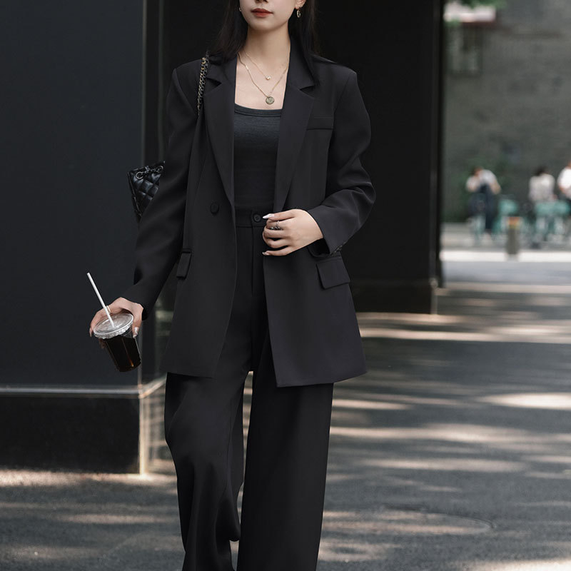 Női nyári blézer és széles lábú nadrág szett – poliészter, dupla patent, közepes hosszúságú zakó, lazább szabás