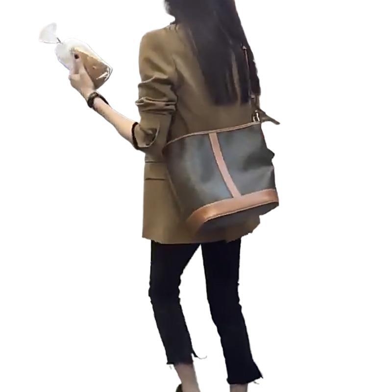 Žensko sako casual stil, polo ovratnik, dugi rukavi, jednostruko kopčanje, poliester s elastanom 70–80%, Jesen 2024