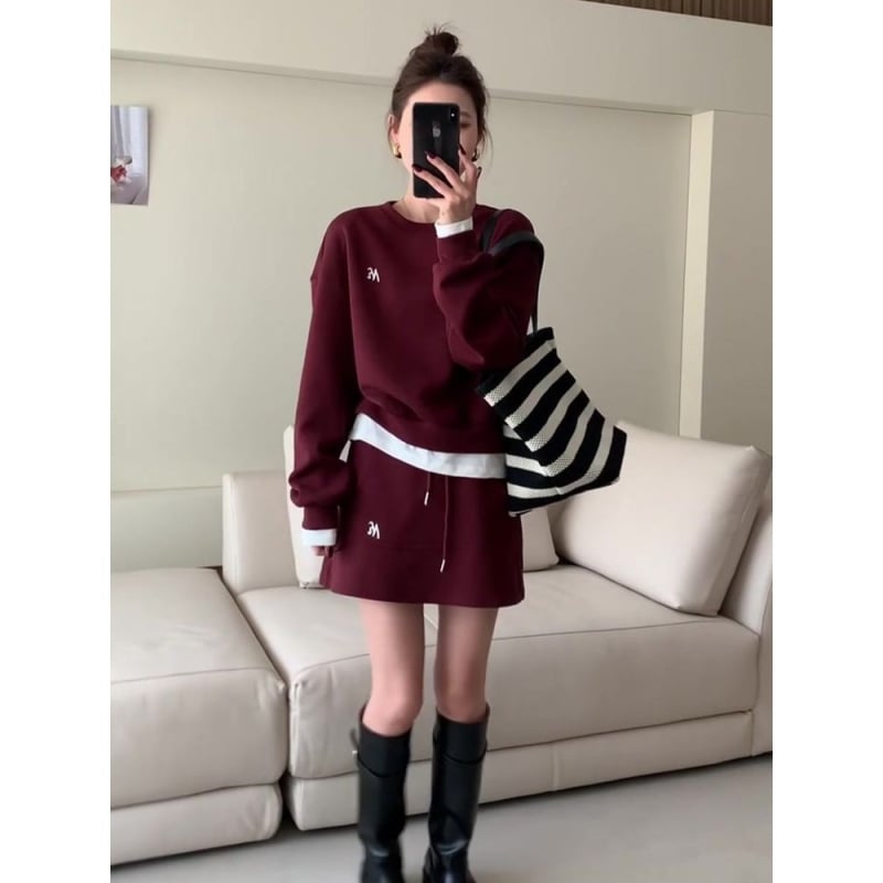 Kostim s suknjom za plus veličinu, dugi rukavi, Mercerizirana tkanina, poliestersko-elastanska mješavina, proljeće 2025