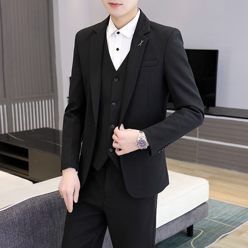 Korejski stil, uski kroj, trodjelni muški kostim za poslovnu i smart casual nošenje