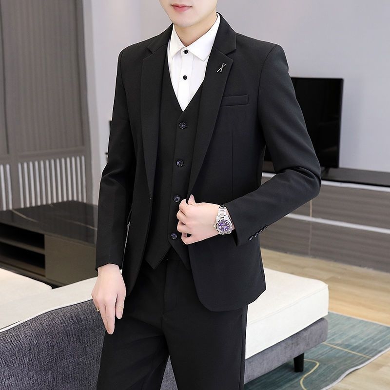 Korejski stil, uski kroj, trodjelni muški kostim za poslovnu i smart casual nošenje