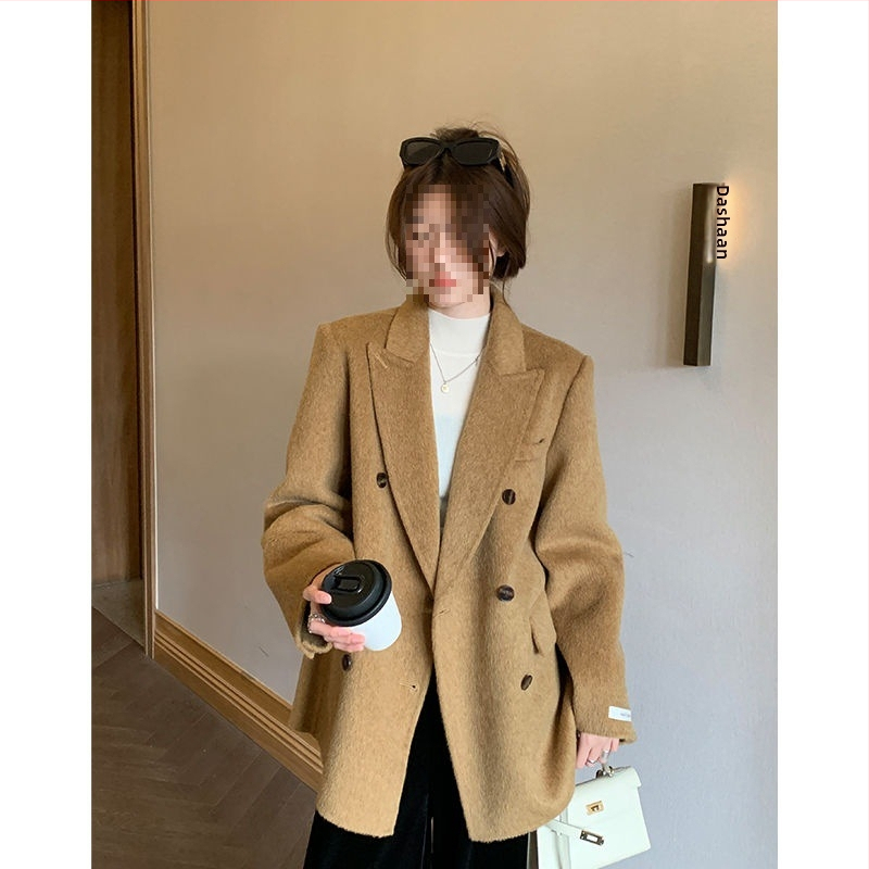 Žensko sako za odijelo – okrugli ovratnik, kopčanje na jednom redu, tkanina pamuk-poliester, ravni kroj, duljina 50–65 cm, Zima 2025