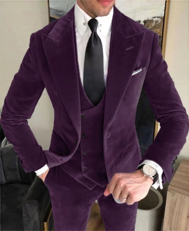 Muški trodjelni baršunasti odijelo, uska silueta, peak lapel, jednostrano zatvaranje s dva gumba