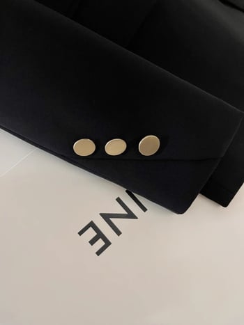 Női poliészter kosztümzakó, elegáns irodai stílus, laza szabású, kétgombos záródás, középhosszú