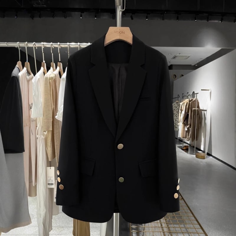 Női poliészter kosztümzakó, elegáns irodai stílus, laza szabású, kétgombos záródás, középhosszú