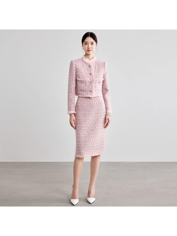 Kostim sako i suknja od vunenog tweeda, Chanel-inspired stil, jesen 2025, dugi rukavi, srednje duljine suknja