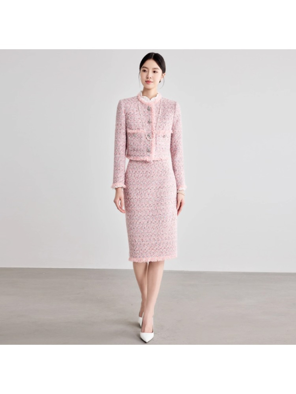 Kostim sako i suknja od vunenog tweeda, Chanel-inspired stil, jesen 2025, dugi rukavi, srednje duljine suknja