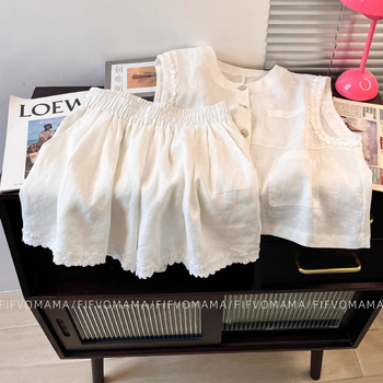 Costum din in pentru femei, două piese: top fără mâneci și șorturi, stil Royal Sister, compoziție 30–50% in și spandex, primăvară 2025