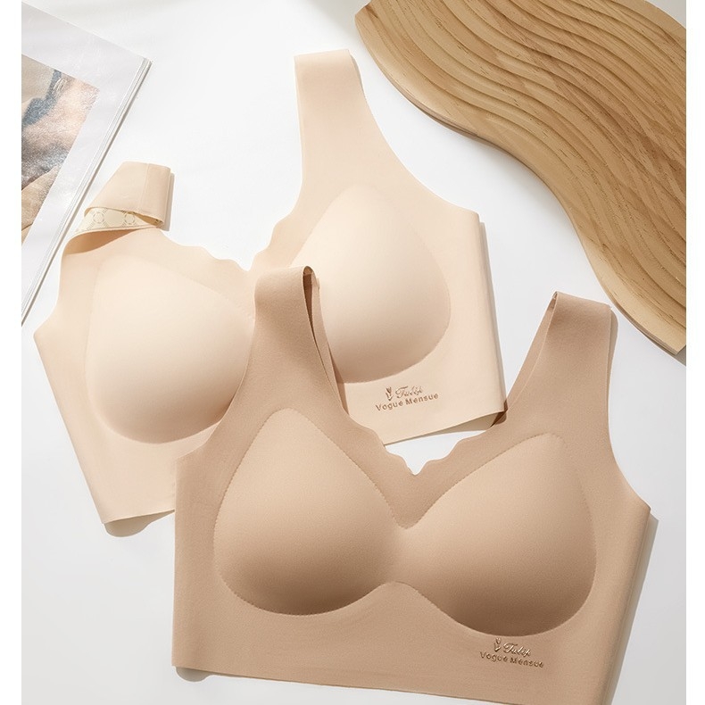 Sutien fără cusături, fără sârmă, pentru ridicare, cu modelare laterală; cupă plină; cupe subțiri modelate; material 63% nailon, 37% spandex.