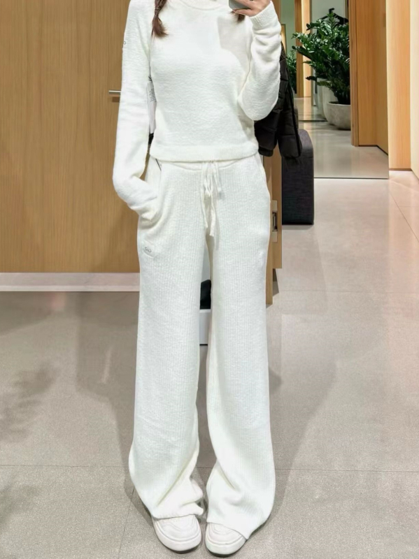 Set mohair pletenog pulovera i širokih hlača - dugi rukav, 70-80% mohair, spandex ispod 30%, ležerni stil, zimska kolekcija 2025