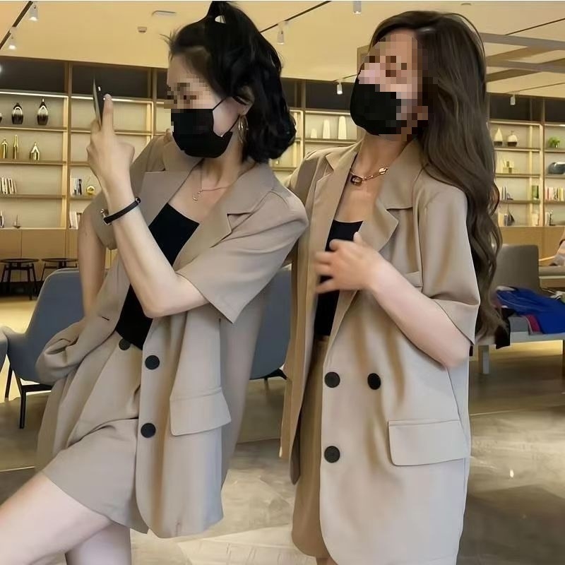 Set de vară pentru femei din două piese: sacou și pantaloni scurți, material chenille, stil japonez-coreean lejer, guler de blană, mâneci corn, lungimea mânecilor ¼