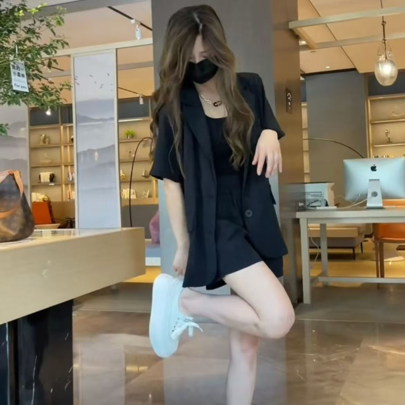 Set de vară pentru femei din două piese: sacou și pantaloni scurți, material chenille, stil japonez-coreean lejer, guler de blană, mâneci corn, lungimea mânecilor ¼