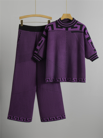 Ženski dvodijelni set: široke hlače s jacquard pletenim uzorkom, prugasto-karirani uzorak, viskoza-poliester smjesa, ljeto 2025, ležeran stil