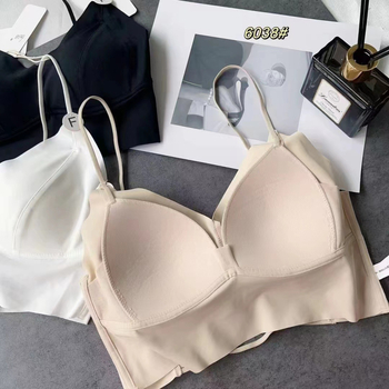 Bustier Ice Silk fără bretele, cupă triunghiulară subțire, spate fără cusături, curele încrucișate