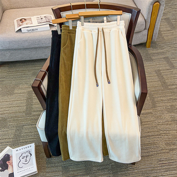 Pantaloni casual pentru femei, croială lejeră și talie înaltă; material: viscoză 95%+ în amestec cu poliester; elasticitate ridicată.